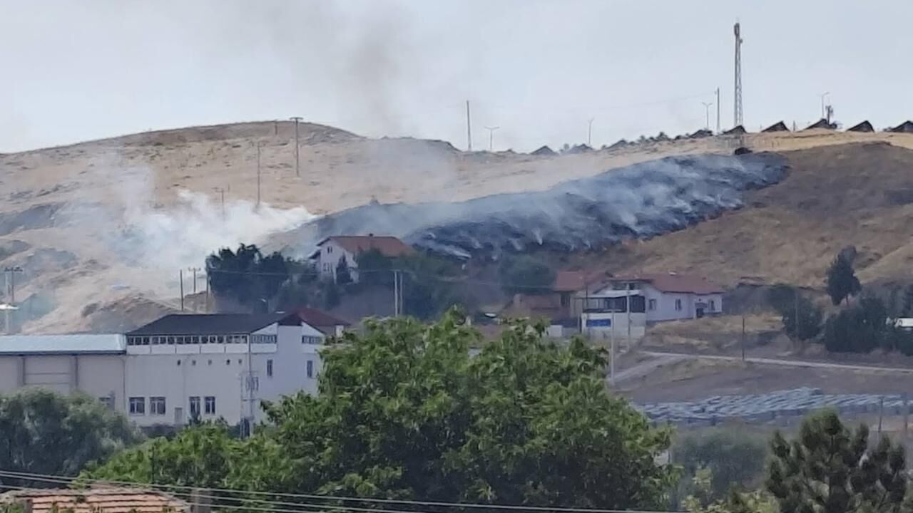 Yozgat'ta Çıkan Arazi Yangını Korkuttu