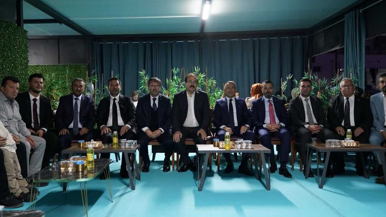 Yozgat'ta Coşku Tavan Yaptı! Tarihi Sembolün Önünde Başlayan Büyük Buluşma (1)