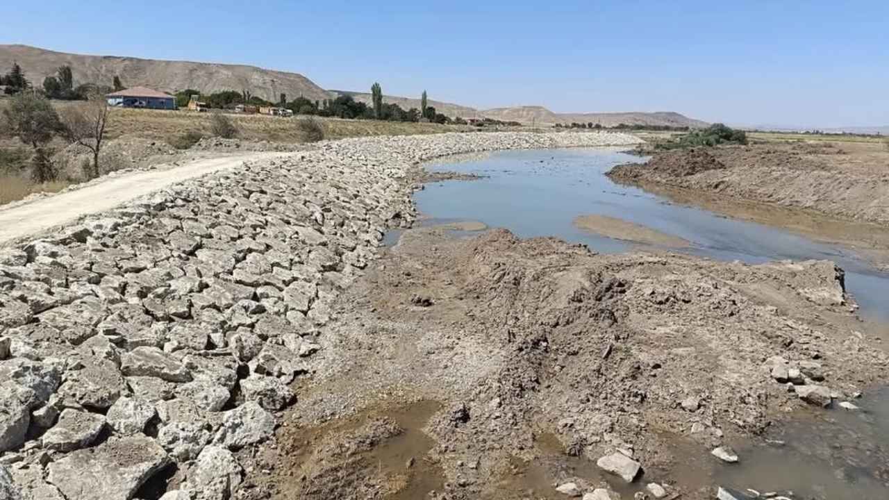 Yozgat’ta Dsi̇ Çalışmaları Hızlandı! Yerköy’de Taşkın Riskine Karşı Büyük Hamle (1)
