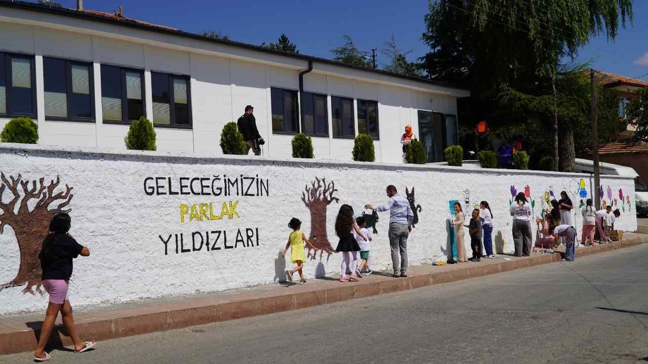 Yozgat’ta Eski Sağlık Ocağı Çocukların Renkli Dünyası Oldu (5)