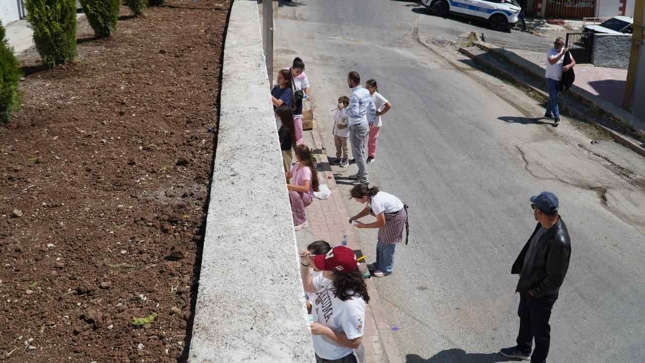 Yozgat’ta Eski Sağlık Ocağı Çocukların Renkli Dünyası Oldu (6)