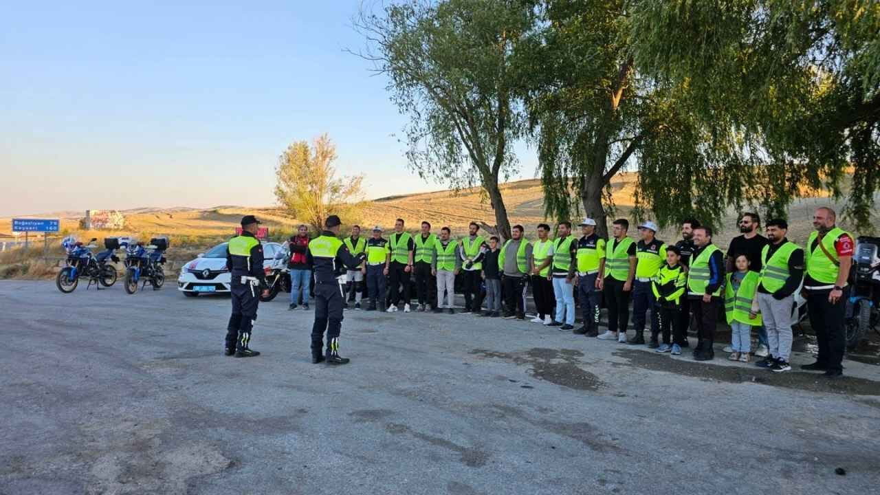 Yozgat'ta Jandarma Dağıttı, Motosikletliler Memnun Kaldı