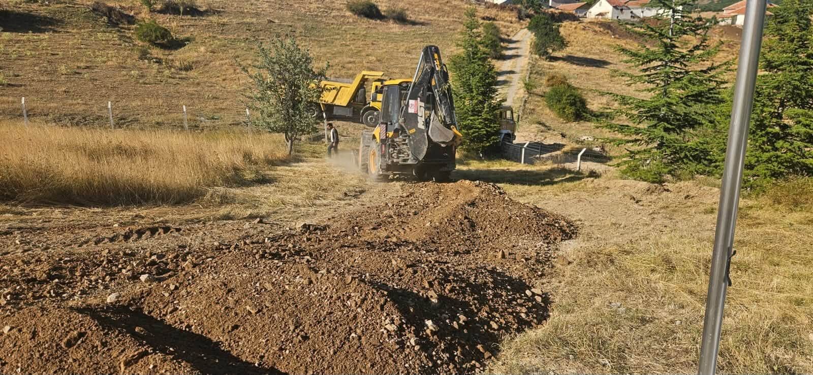 Yozgat'ta Kaymakam Talimat Verdi, Mezarlıklara Bakım Başlandı1
