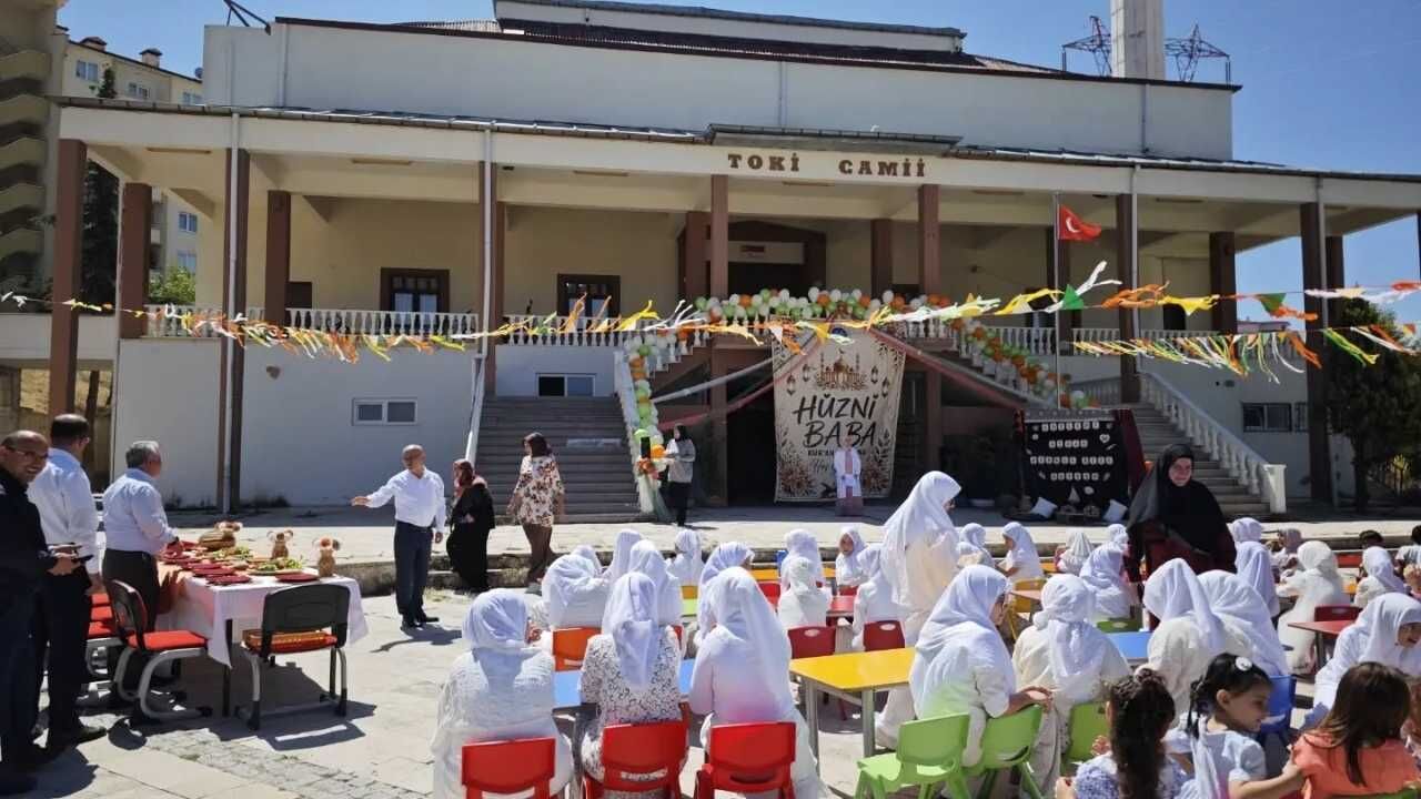 Yozgat’ta Minik Öğrencilerden Renkli Kapanış! (1)