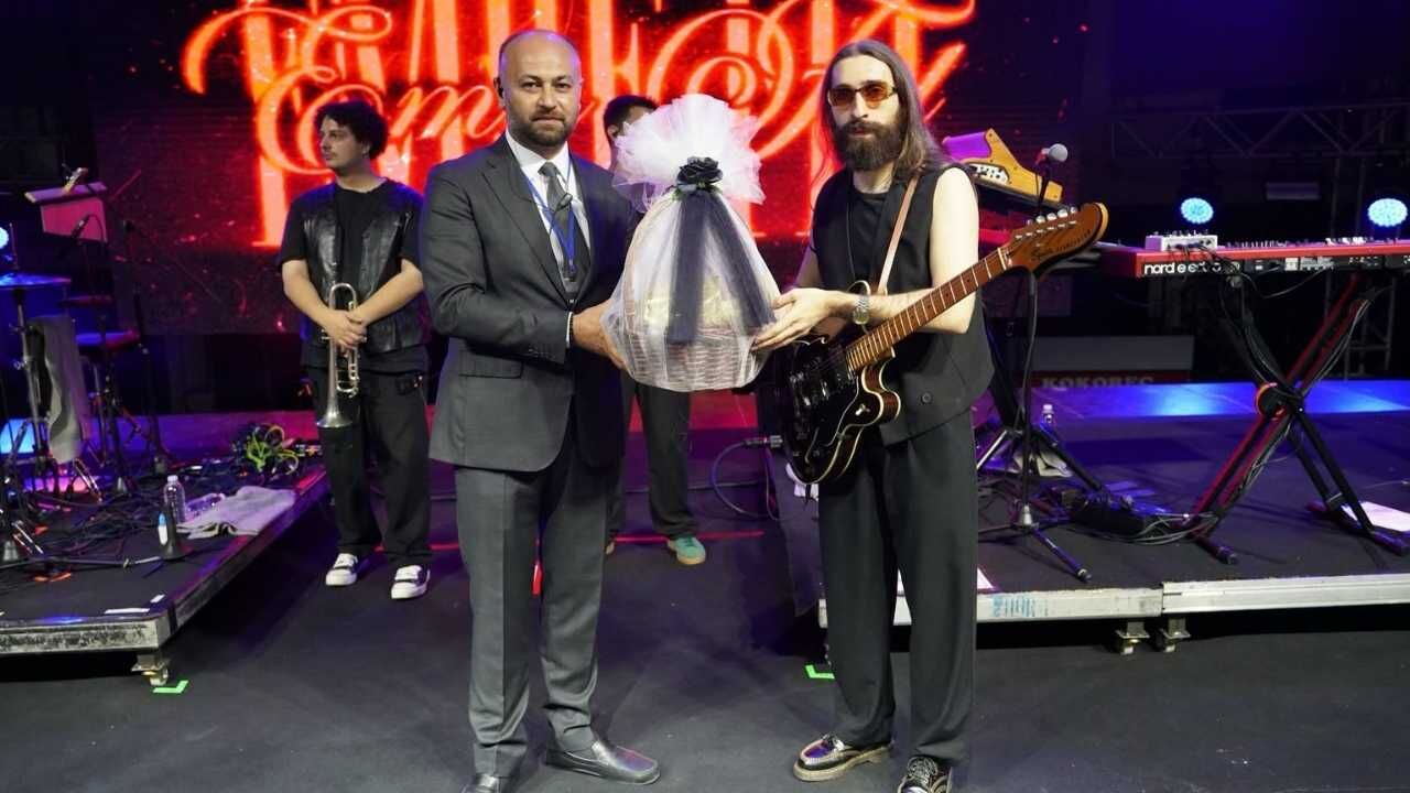 Yozgat’ta Unutulmayacak Festival! Ünlü İsimler Geceye Damga Vurdu (7)