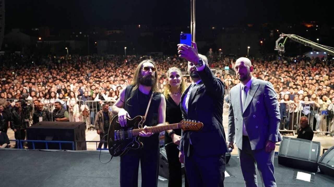 Yozgat’ta Unutulmayacak Festival! Ünlü İsimler Geceye Damga Vurdu (8)