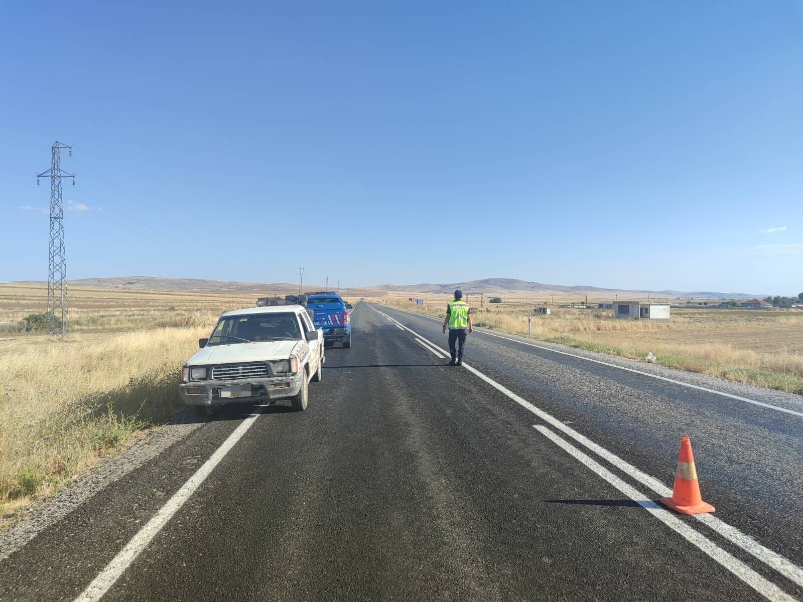 Yozgat'ta Yakıtı Biten, Tekeri Patlayan Jandarmayı Aradı!
