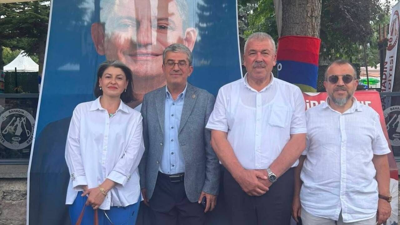 Yozgat'ta Yeni Parti Vatandaşlarla Kucaklaşıyor