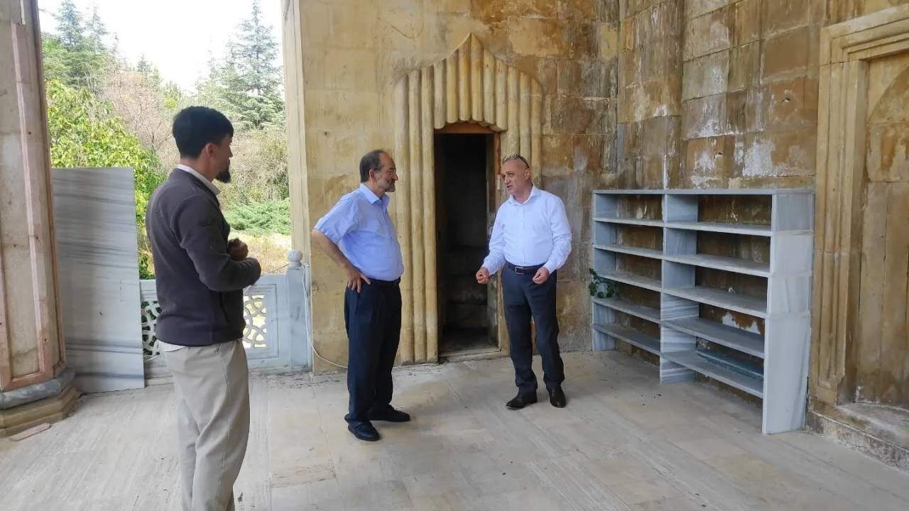 Yozgat'ta Yimpaş Camii Tadilata Alınıyor (1)