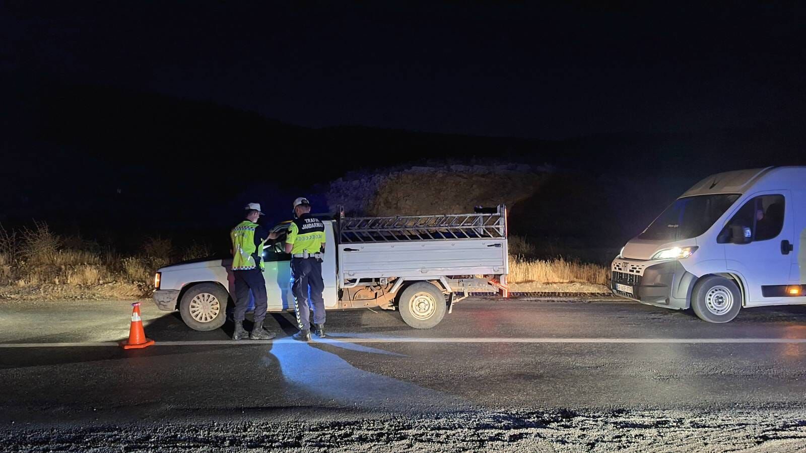 Yozgat’ta Yolcu Ve Yük Taşıyan Araçlara Sıkı Denetim2
