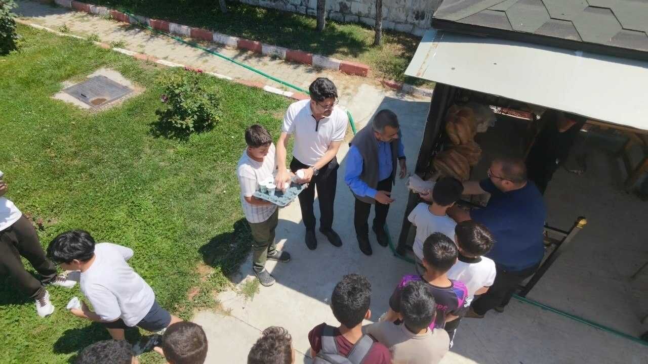 Yozgat’ta Yüzleri Gülümseten Etkinlik! Cami Bahçesinde Bir İlk Yaşandı (5)