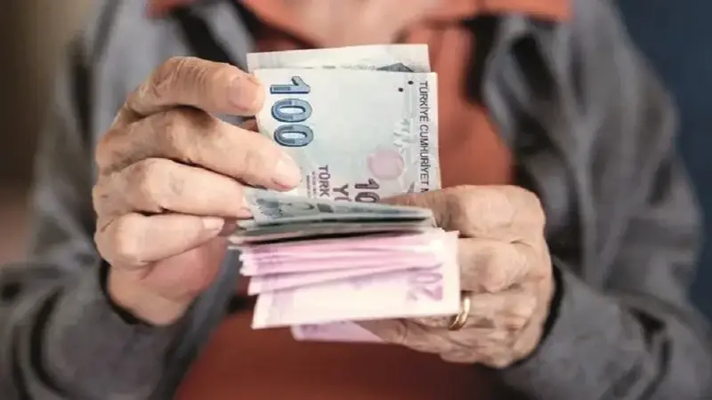 Ocak 2027 emekli zammı için geri sayım başladı: En düşük emekli maaşı o seviyeleri görebilir