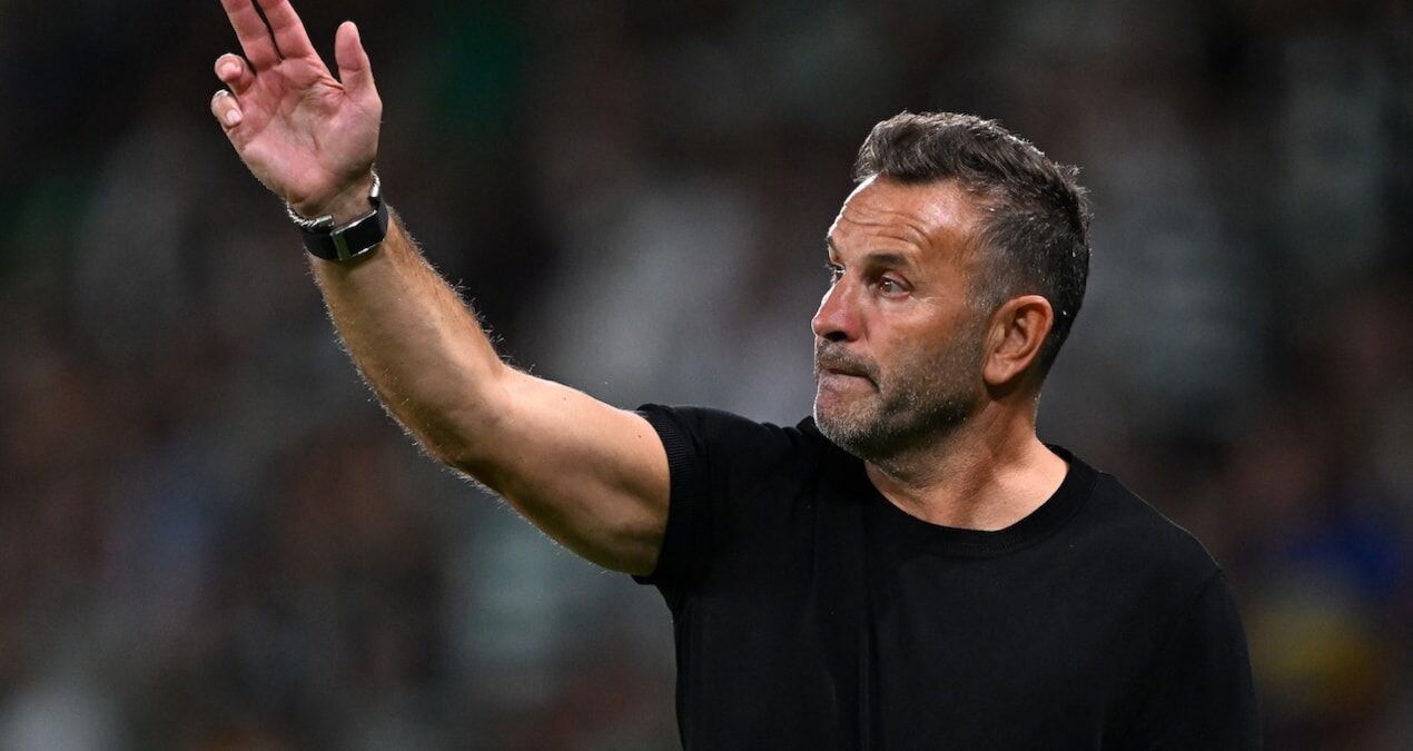 Galatasaray'da ocak ayında yaprak dökümü: Okan Buruk üç futbolcunun biletini kesti