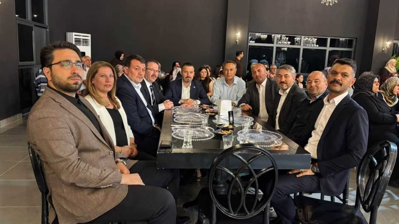 Ak Parti Yozgat Teşkilatı Mutlu Günde Bir Araya Geldi (1)