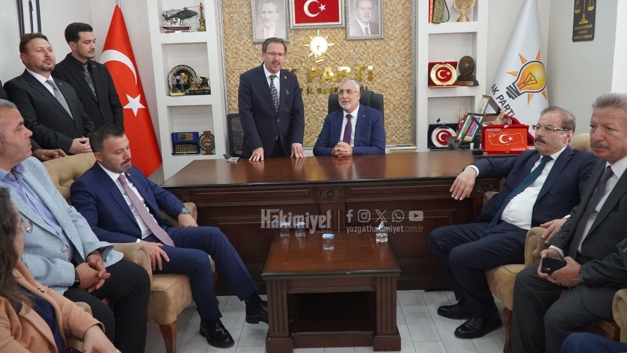 Bakan Işıkhan'dan Ak Parti Yozgat İl Başkanlığına Ziyaret (6)