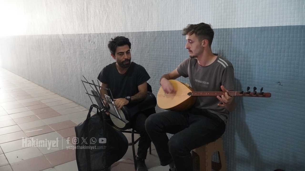 Çocukluk Hayalleri Olan Müziği Yozgat Sokaklarında Yaşatıyorlar (1)