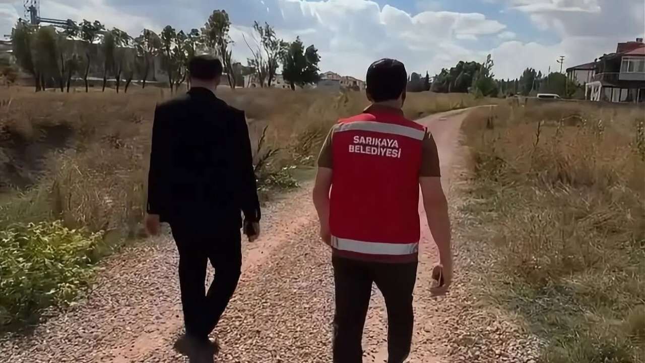 Dsi̇ Ve Belediye Ekipleri Sarıkaya’da Kanal Islahı İçin Çalışıyor (1)