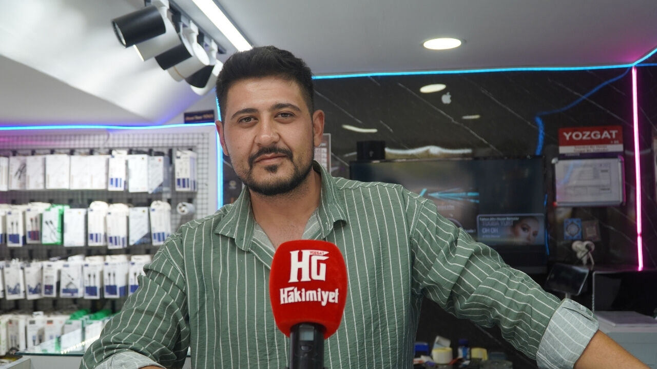 Esnaftan Telefon Uyarisi Eti̇kete Deği̇l İşlemci̇ye Bakin (1)
