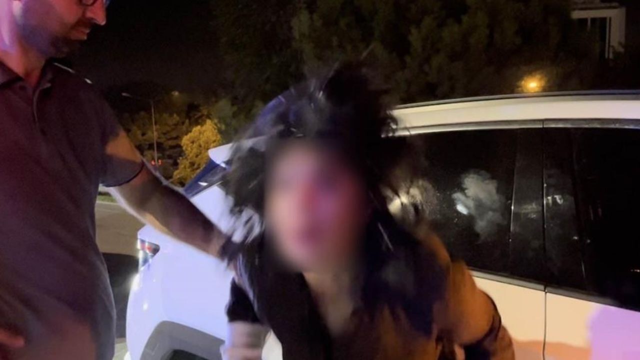Gazetecilere Tükürdü, Polis Aracına Saldırdı! Alkollü Sürücü Ortalığı Karıştırdı (1)