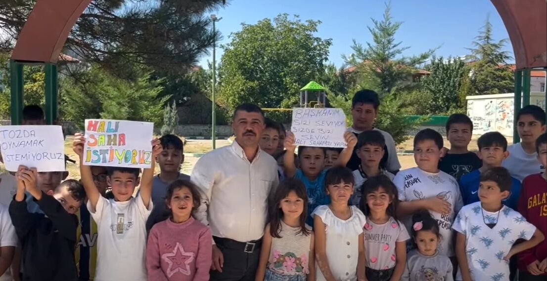 Sorgunlu Çocuklardan Başkan Ekinci’ye Halı Saha Çağrısı: “Sizi Parkımıza Bekliyoruz”