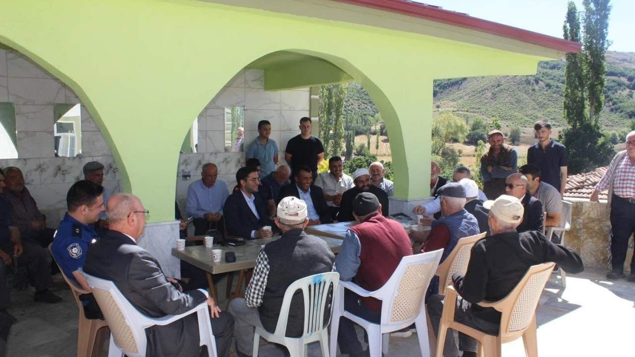 Kadışehri Kaymakamı Ahmet Hakan Özel Yelten Köyü’nde Vatandaşlarla Buluştu
