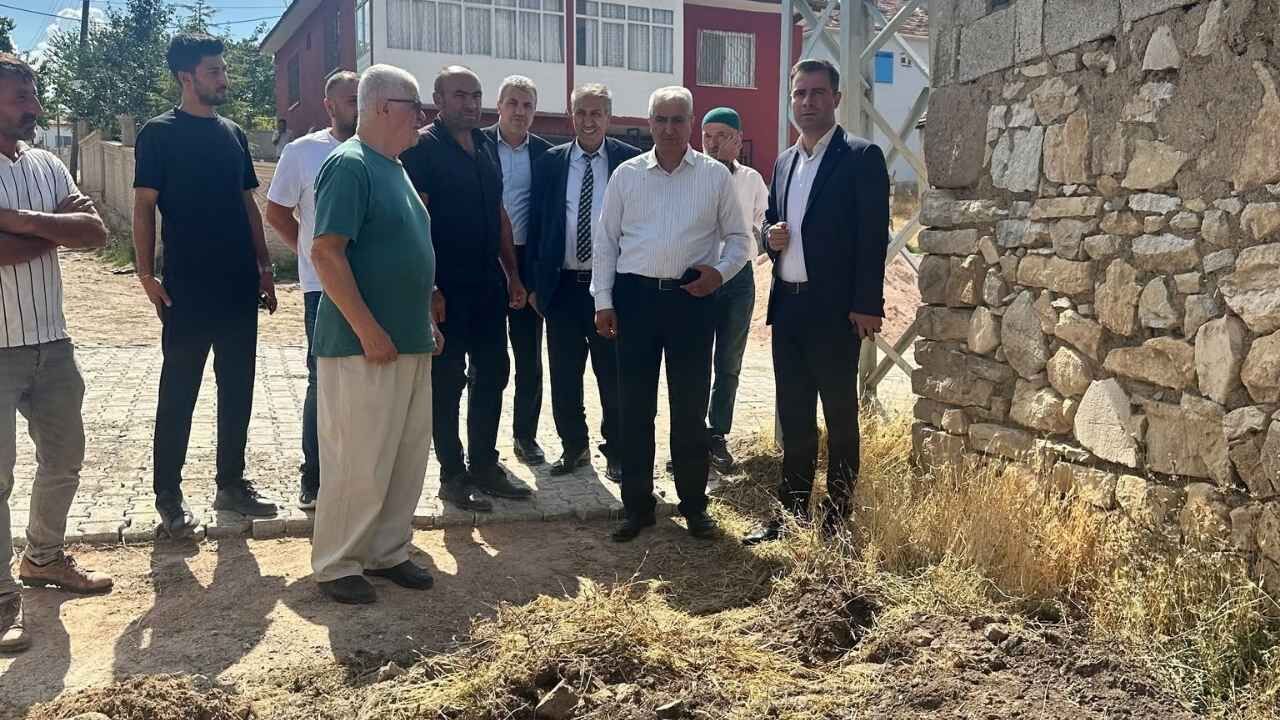 Sarıkaya Ramadanlı Köyü’nde Kilit Parke Çalışmaları Yerinde İncelendi (1)