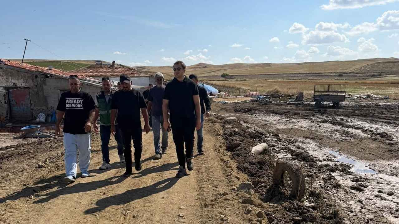 Şefaatli'de Sel Sonrası Çalışmalar Başlatıldı (2)