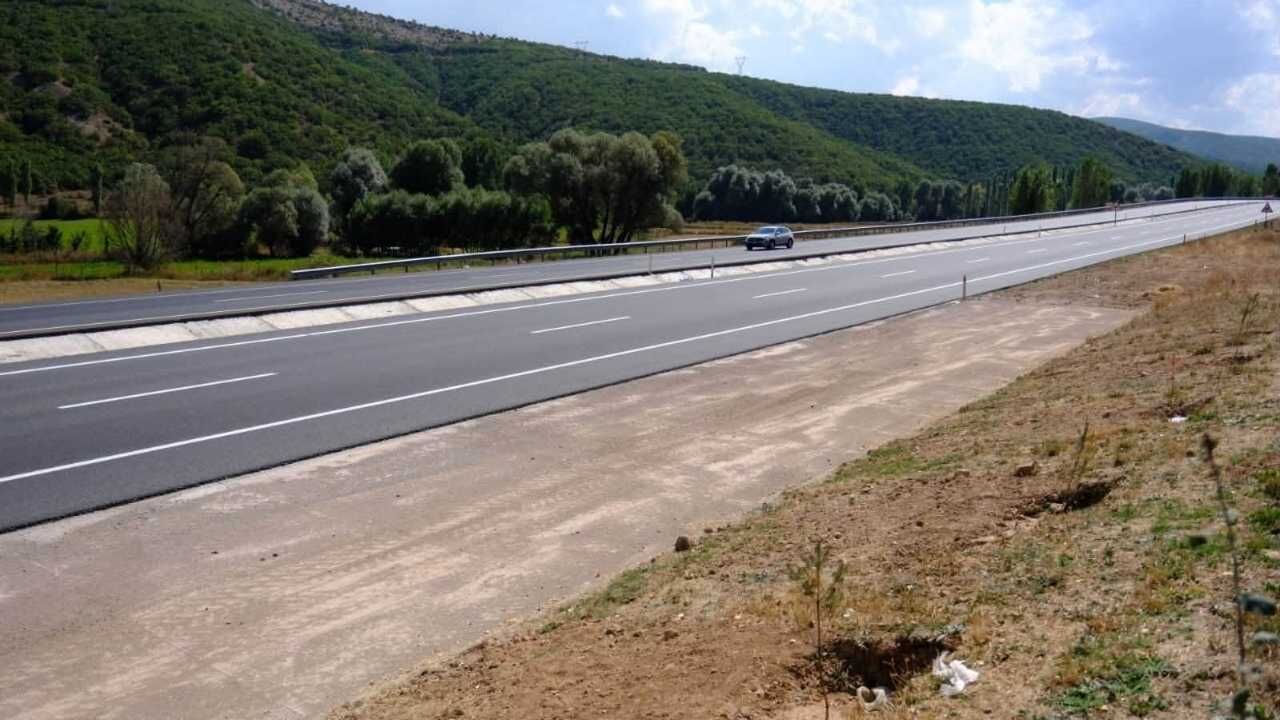 Sorgun Sivas Sınırındaki 109 Kilometrelik Yol Yenileniyor! (2)