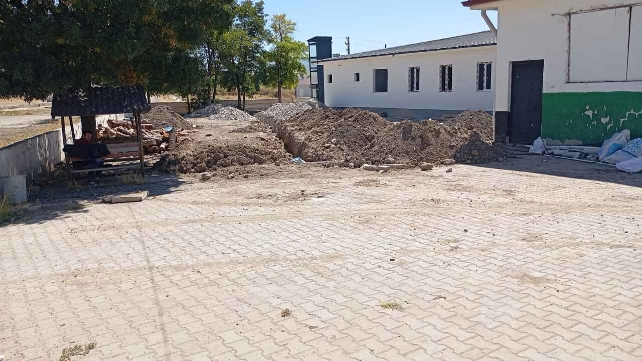 Yerköy Sekili’de Okul Bahçesinde İnşaat Endişesi (1)