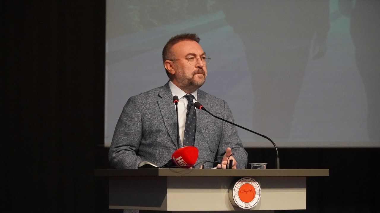 Yobü’de İlk Dersin Mesajı Çok Net! Rektör Yaşar “Sadece Diploma İçin Gelmediniz”
