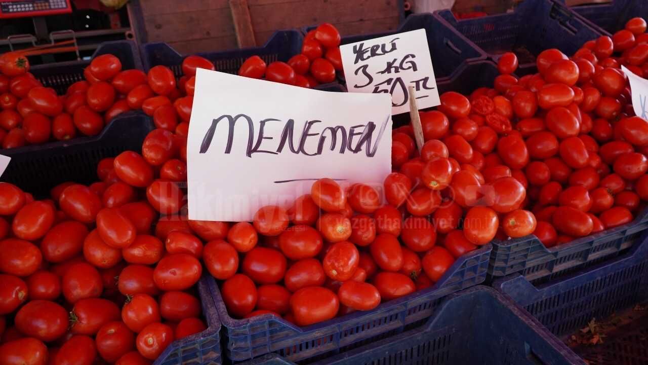Yozgat Salı Pazarı’nda Kışlık Telaşı Tezgahlarda Salça Ve Menemen Hareketliliği (5)