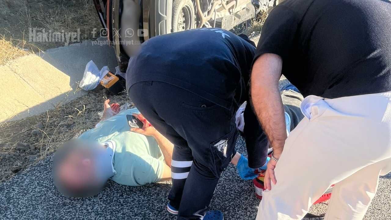 Yozgat Şefaatli Yolunda Feci Kaza Araç Şarampole Yuvarlandı (1)