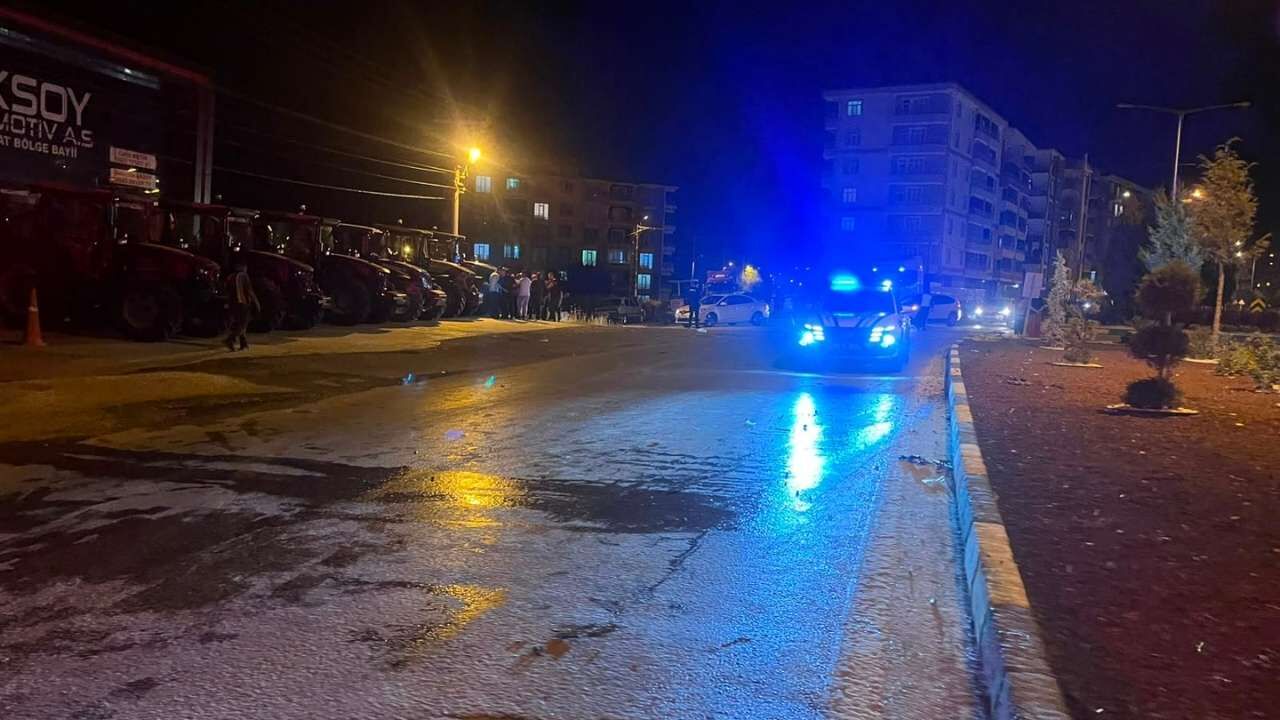 Yozgat Yerköy’de Feci Kaza! Otomobil Ile Kamyonet Çarpıştı, 5 Yaralı (1)