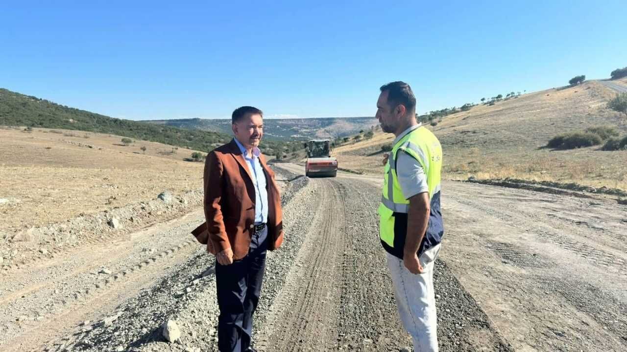 Yozgat’ın O İlçesinde Ulaşım Çilesi Sona Eriyor Asfalt Mesaisi Başladı! (3)