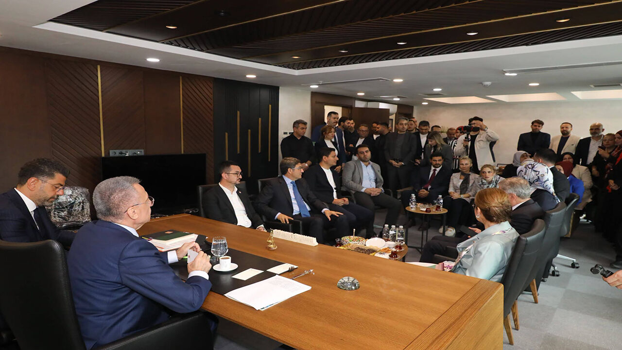 Yozgatlı Devlet Adamı Fuat Oktay Eyüpsultan'da İşte Ziyaretin Detayları! (1)
