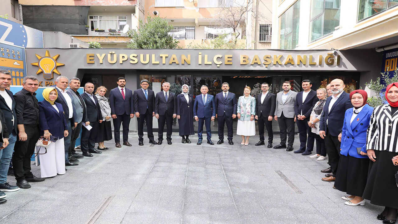 Yozgatlı Devlet Adamı Fuat Oktay Eyüpsultan'da: İşte Ziyaretin Detayları!
