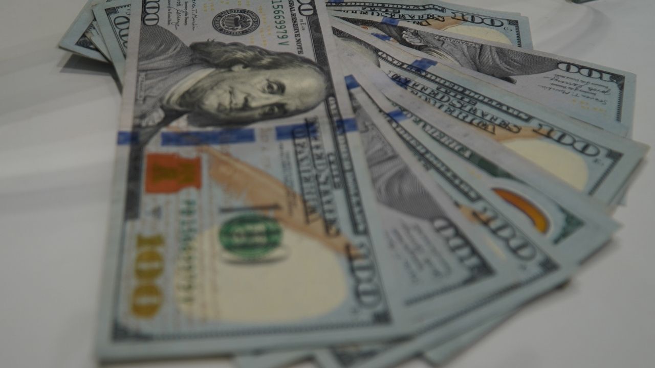 Yozgat'ta 17 Eylül Döviz Piyasası Dolar Ve Euro Güne Artışla Başladı! (1)