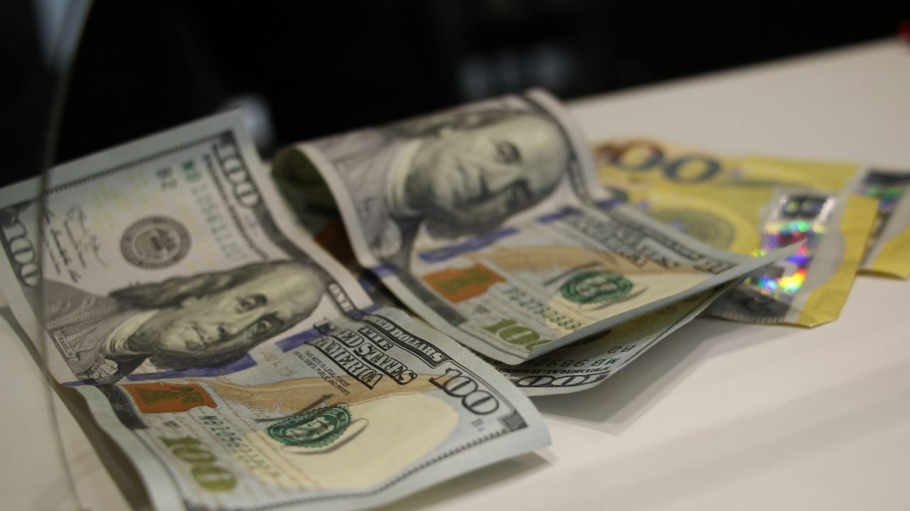 Yozgat'ta 17 Eylül Döviz Piyasası Dolar Ve Euro Güne Artışla Başladı! (2)