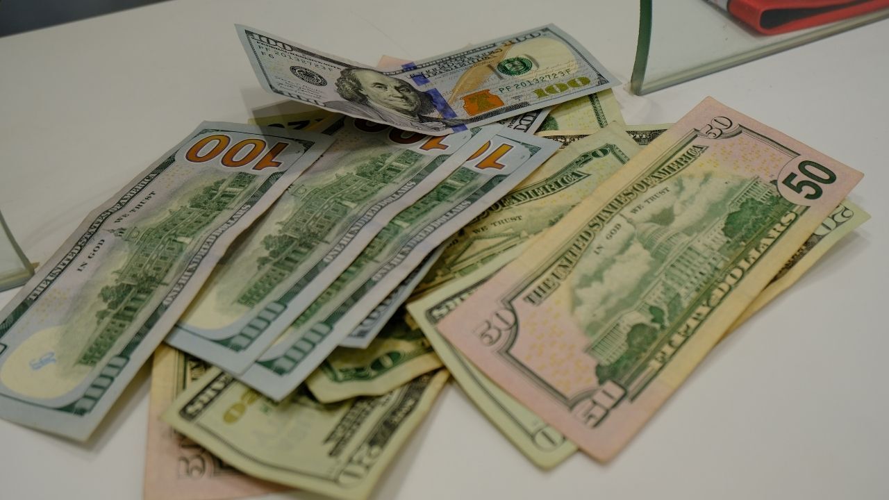 Yozgat'ta 17 Eylül Döviz Piyasası Dolar Ve Euro Güne Artışla Başladı! (3)