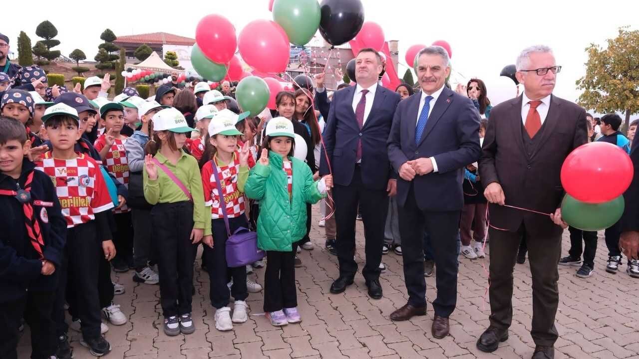 Yozgat’ta 700 Öğrenci Gazze İçin Uçurtma Uçurdu!