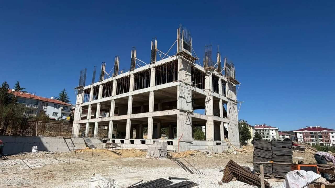 Yozgat’ta Eğitim Yatırımı Yükseliyor! 24 Derslikli İmam Hatip Lisesinde İnşaat Hızla İlerliyor