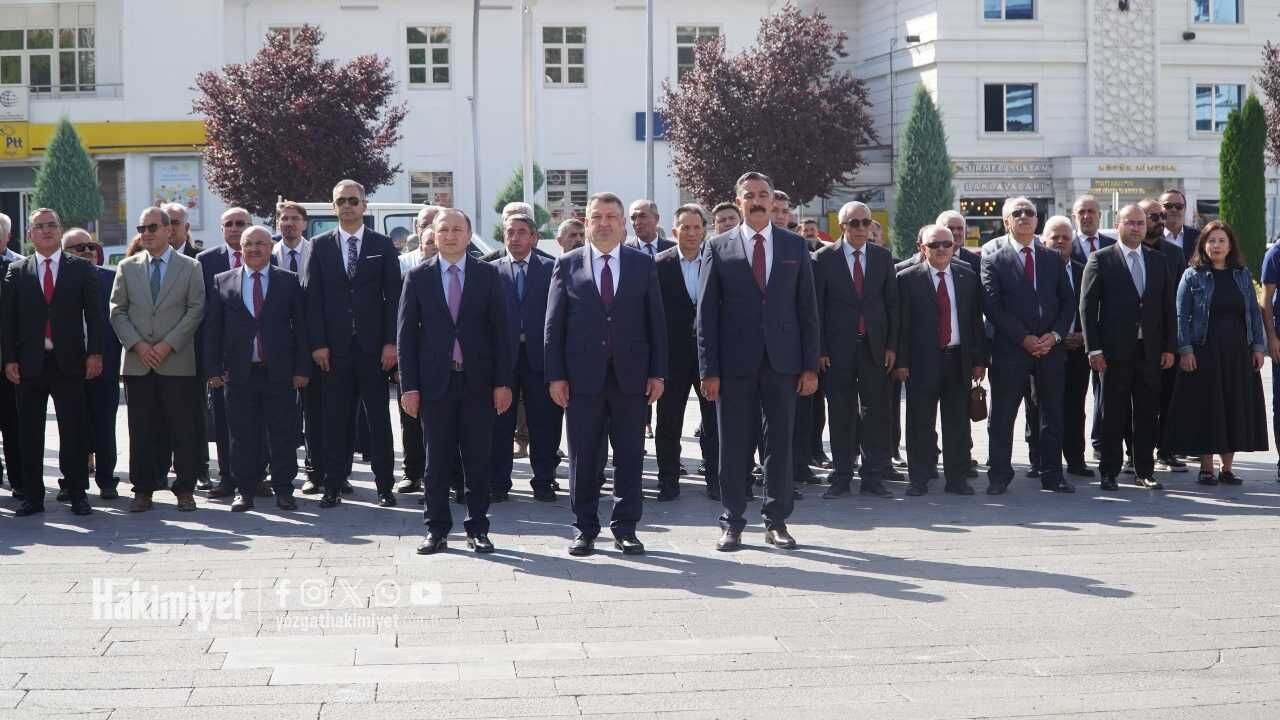 Yozgat'ta İlköğretim Haftası Çelenk Sunma Töreniyle Başladı (4)