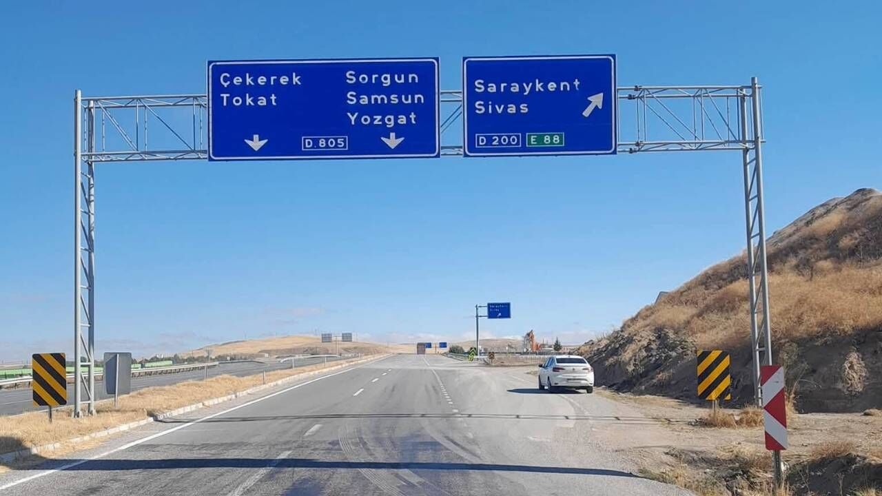 Yozgat’ta Kaçak Tütün Operasyonu! 8 Bin 400 Makaron Ve 11 Kilo Tütün Ele Geçirildi (2)