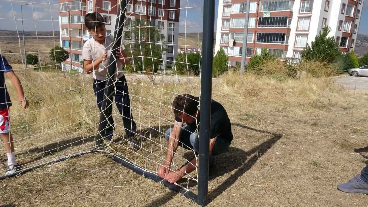 Yozgat'ta Kendi İmkanlarıyla Saha Yaptılar, Destek İstiyorlar (2)