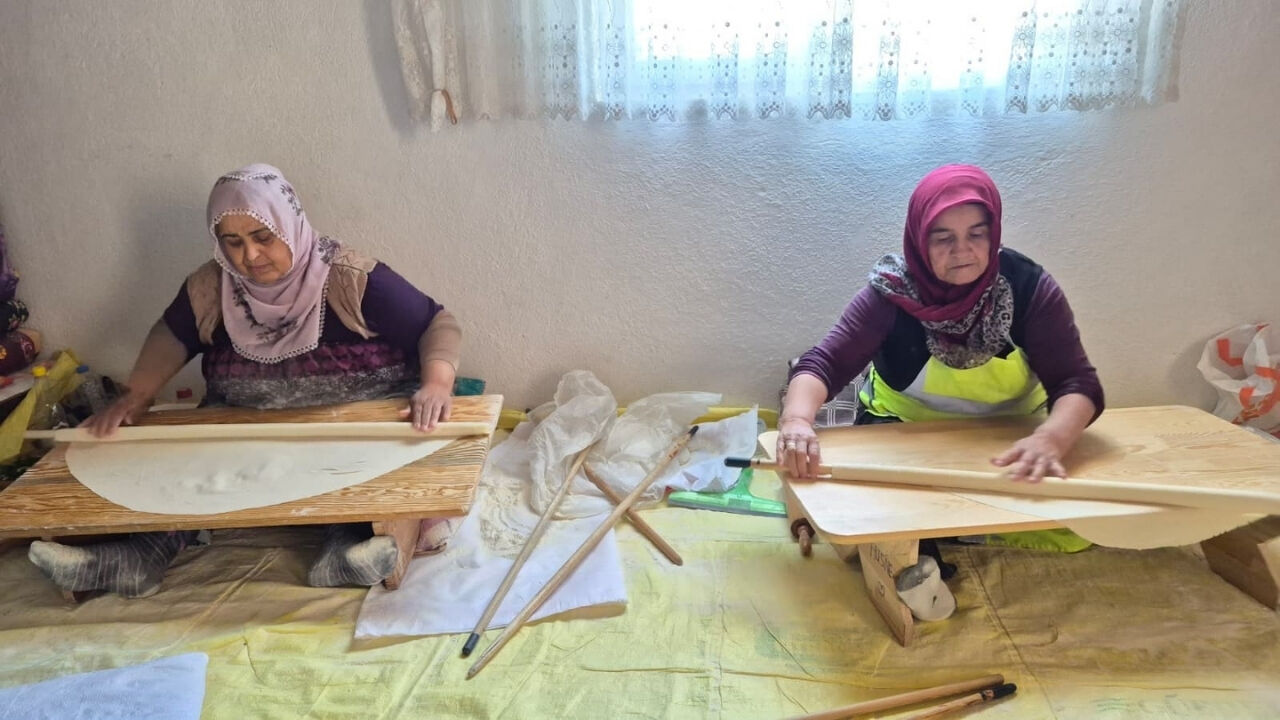 Yozgat'ta Kışlık Yufka Mesaisi Kadınlar İmeceyle Sac Başına Geçti