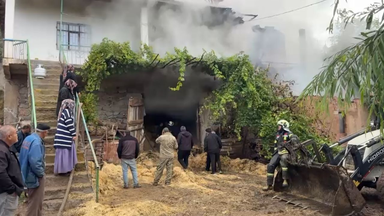Yozgat'ta Korkutan Yangın Ekipler Seferber Oldu (1)