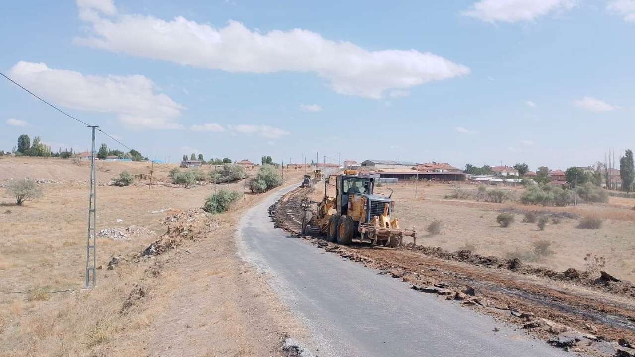 Yozgat’ta Köy Yolları İçin Çalışmalar Sürüyor (1)
