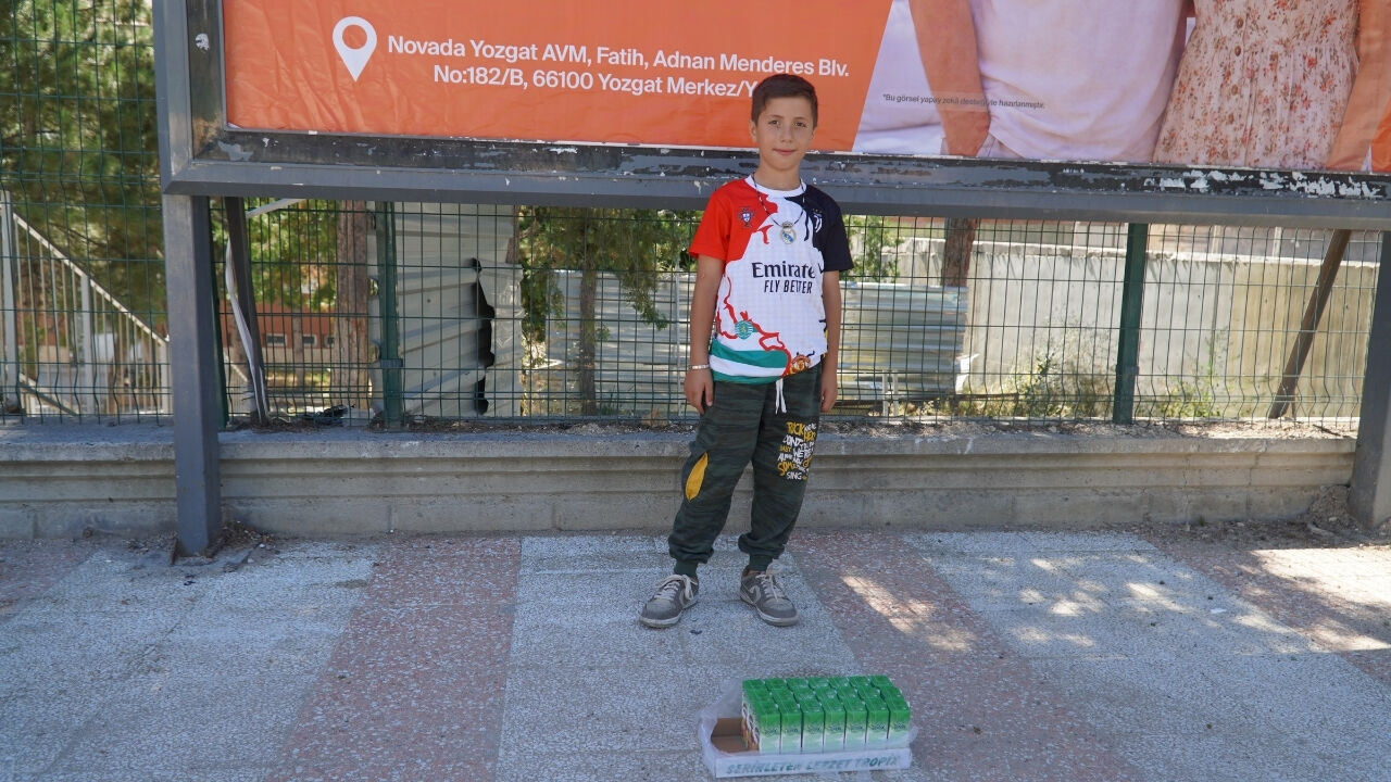 Yozgat'ta Minik Esnaf Okul Eşyaları İçin Tezgah Açtı (1)