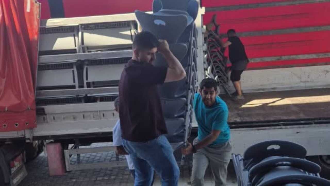 Yozgat’ta Okullara Yenileme Ayarı Donatım Malzemeleri İlçeye Ulaştı (4)