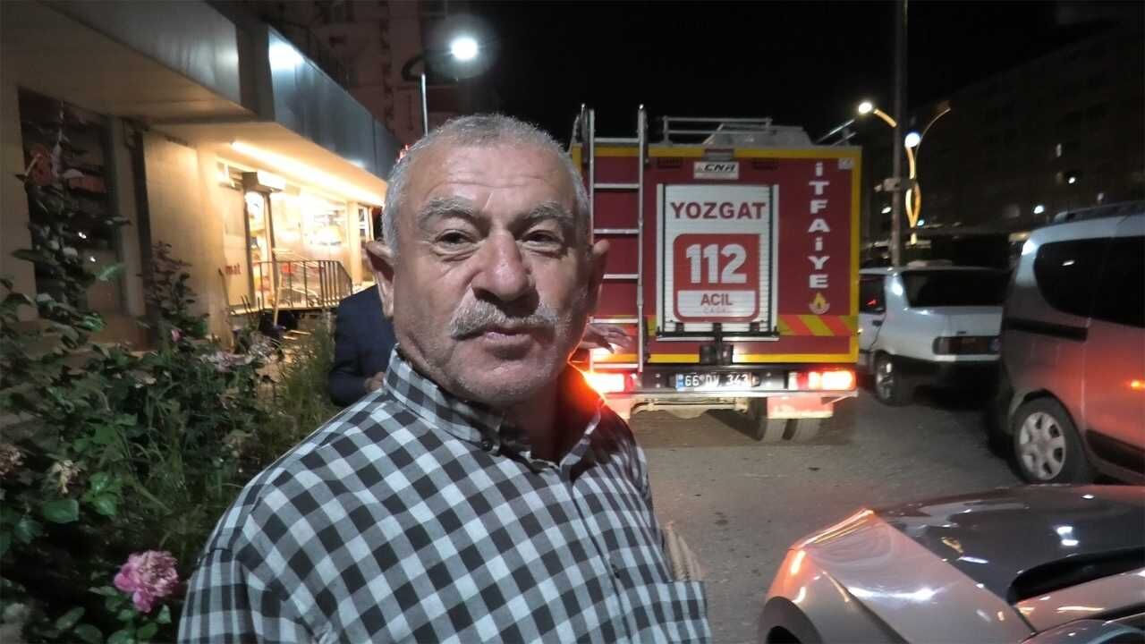 Yozgat’ta Park Halindeki Araçta Mahsur Kaldı! Çevredekilerin Dikkati Can Kurtardı (4)
